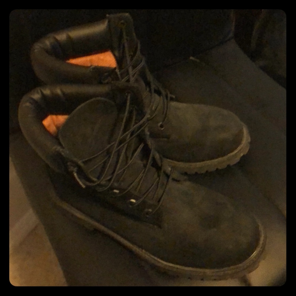 Black timberland boots